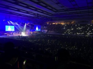 Upacara Penerimaan Mahasiswa Baru di Jepang Ini Sudah Seperti Konser Yang Heboh