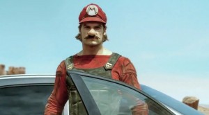 Mario Tampil Lebih Macho Dengan Mercedes Benz GLA Class Yang Baru!
