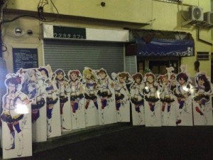 Broducer Im@s Memborong Standing Poster Bertandatangan Seharga Lebih Dari 20 Juta Rupiah
