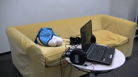 Cuma Punya Pacar Virtual? Nggak Masalah, Oculus Rift dan Bantal Ini Solusinya!