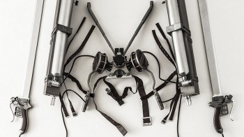 Sekarang Kamu Bisa Membeli 3D Maneuver Gear Ukuran Asli Bila Memiliki Uang 100,000 Yen