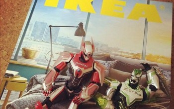 Tidak Punya Uang Untuk Membeli Diorama? Gunakan Saja Katalog Dari IKEA