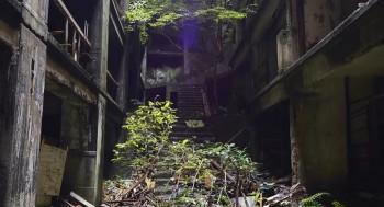 Lihat Lebih Dekat Lokasi Pengambilan Gambar Live-Action Shingeki no Kyojin di Pulau Kapal Perang