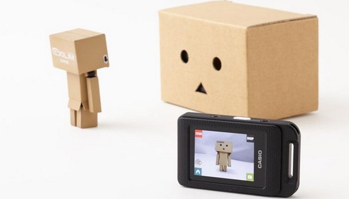 Yang Dipotret Berubah Jadi Yang Memotret, Inilah Kamera Kolaborasi Danboard Dengan Casio