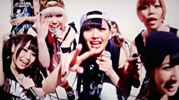 Supaya Laku, Grup Idol Ini Menawarkan Kesempatan Liburan Bersama ke Pemandian Air Panas