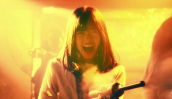 Idol Populer Kanna Hashimoto Jadi Bos Yakuza Dalam Debut Film ‘Sailor Fuku To Kikanjuu’