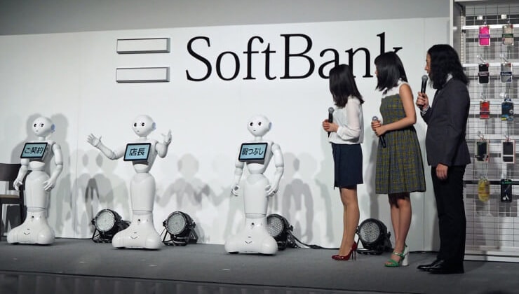 Pepper Membuka Toko Cell Phone Yang Diperkerjakan Robot