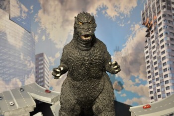 Setelah Ultraman dan Godzilla, 'City Shrouded in Shadow' akan Tambahkan Evangelion
