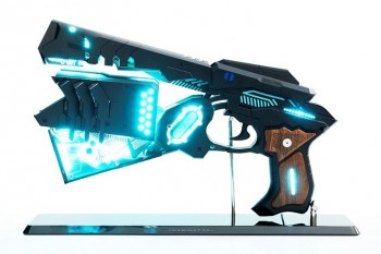 Lengkapi Dominator ‘Psycho Pass’ Dengan Koper dan Standnya!