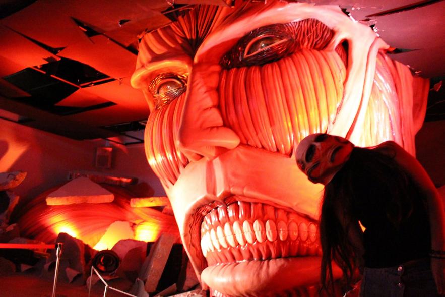 Lihat Hasil Karya Para Pemahat Di Attack On Titan : Wall Sapporo Exhibit