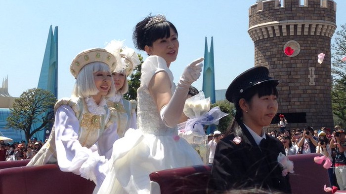 Lihat Foto-Foto Acara Pernikahan Illustrator Aoi Nishimata & Seiyuu Jun’ichi Miyake yang Seperti Dongeng